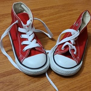 I'm selling infant size 7 shoes